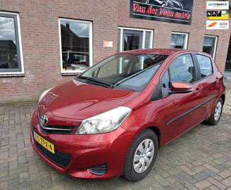 1.0 VVT-i Aspiration. Goed onderhouden en leuk uit