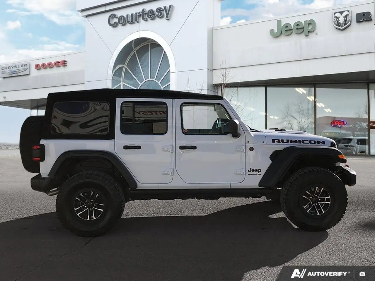 Jeep Wrangler снимка Jeep Wrangler