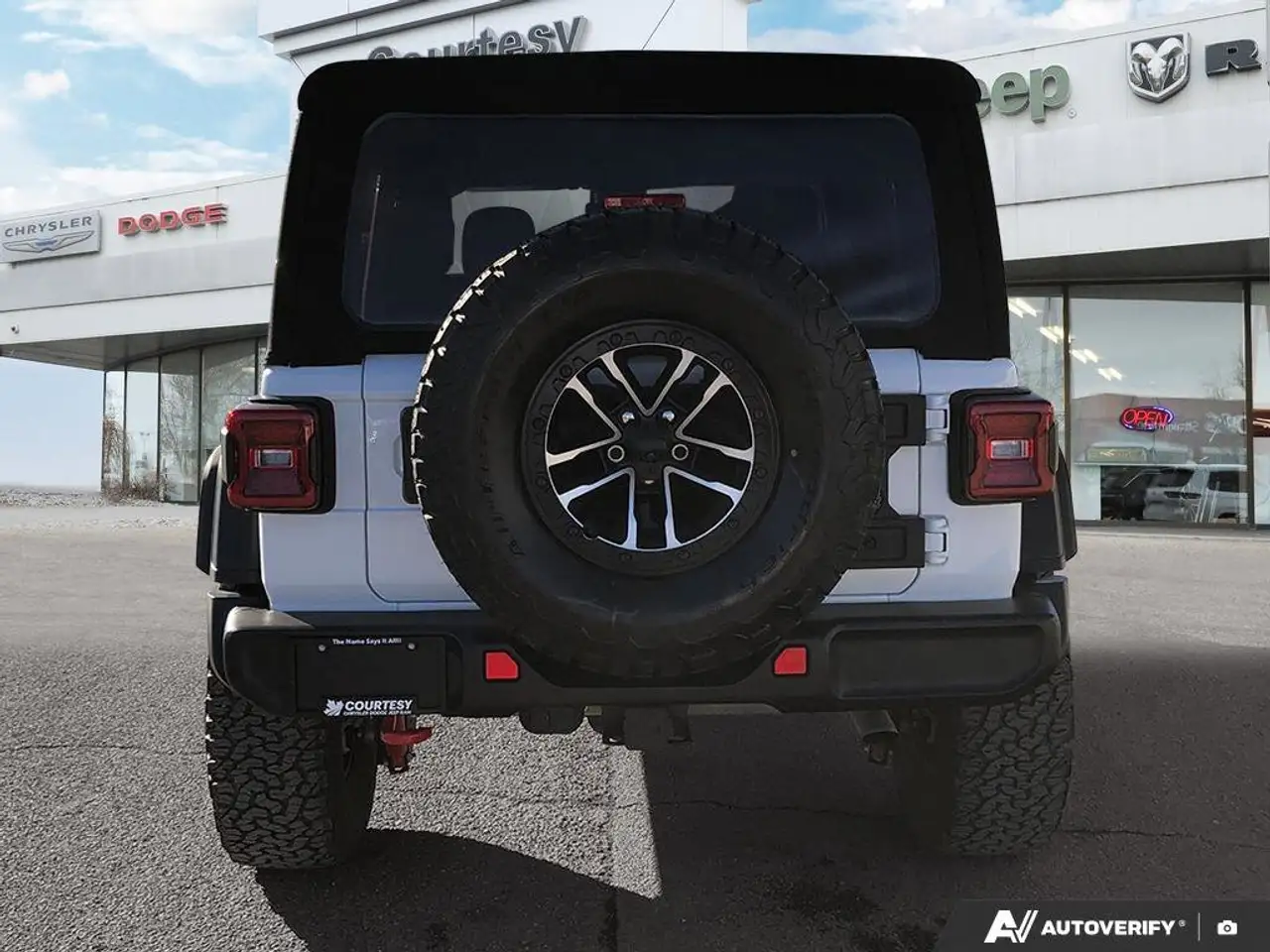 Jeep Wrangler снимка Jeep Wrangler