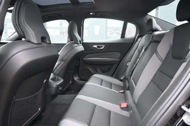 Volvo S60 view 13