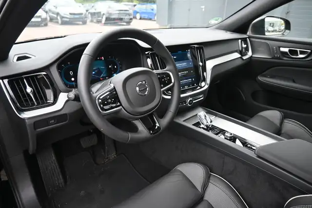 Volvo S60 view 7