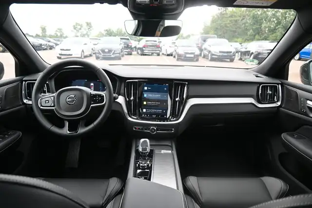 Volvo S60 view 15