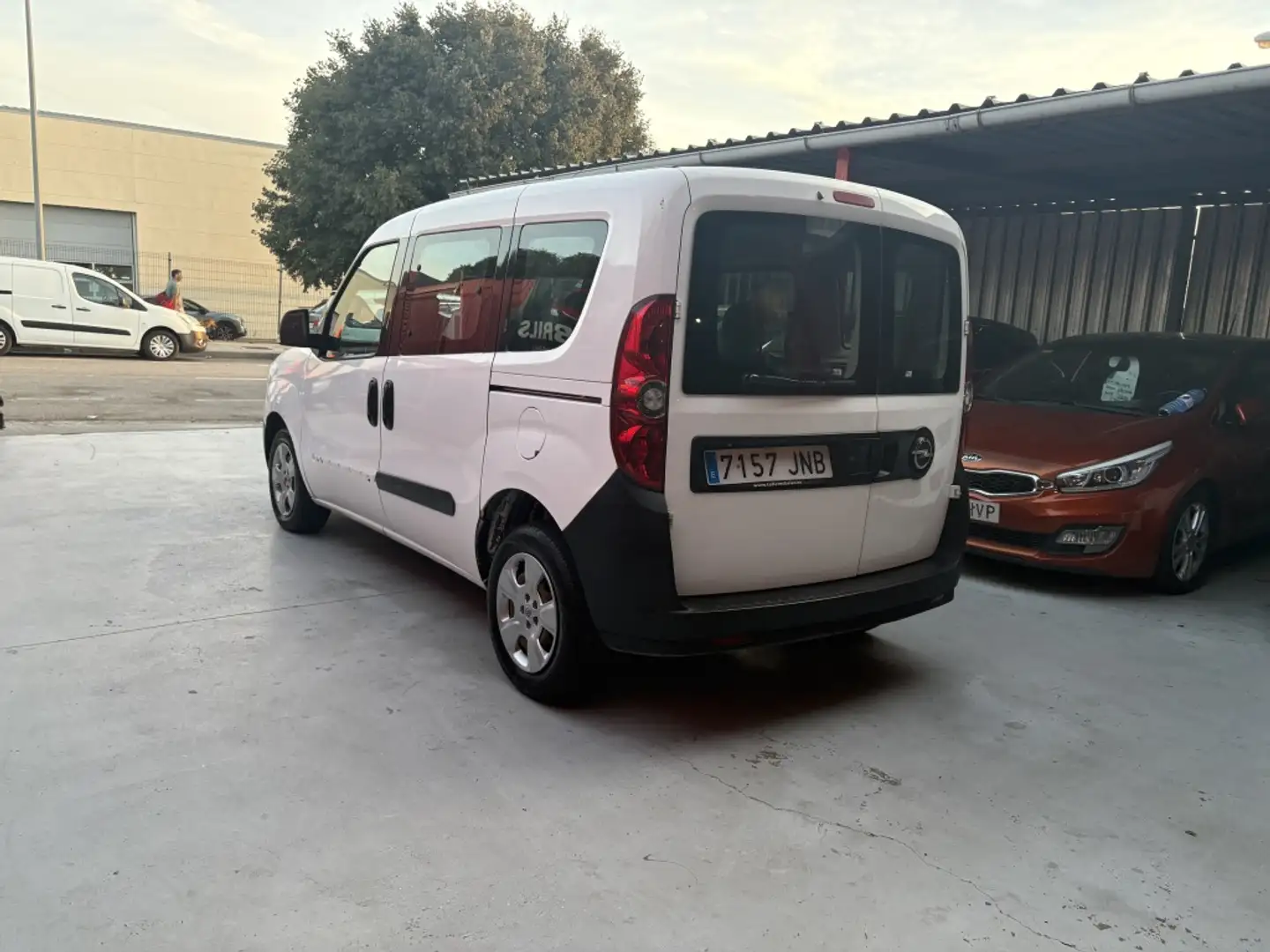Opel Combo N1 Tour 1.3CDTI Expression L1H1 90 Wit - 2