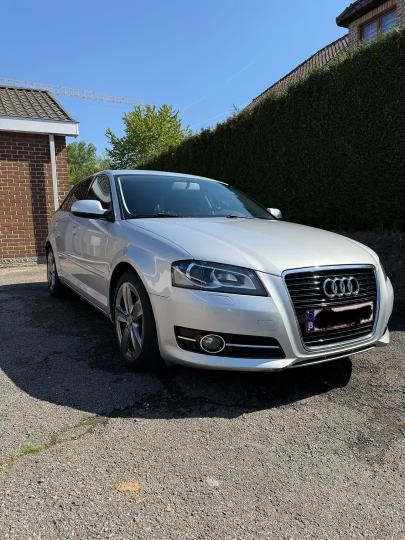 Audi A3 1.6 TDI Sportback DPF Attraction - 1