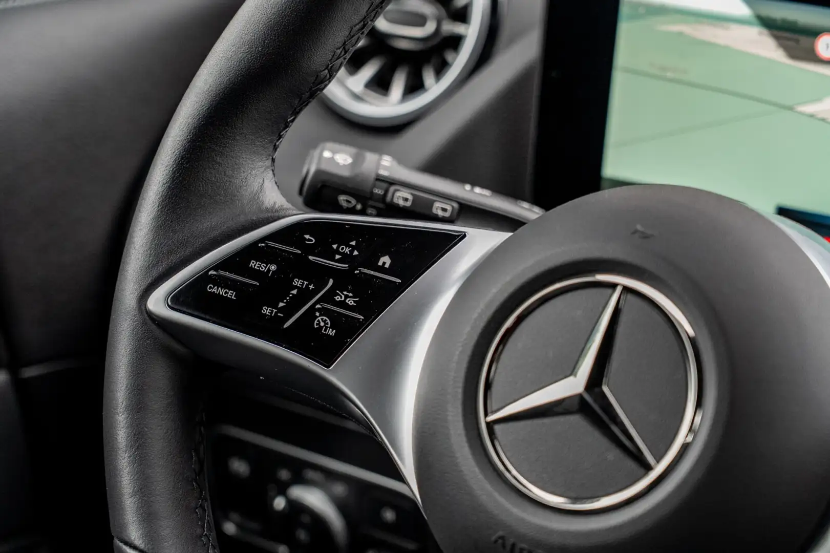 Mercedes-Benz EQA 350 EQA 350 4MATIC Progressive Advanced Winter-Paket Gris - 2