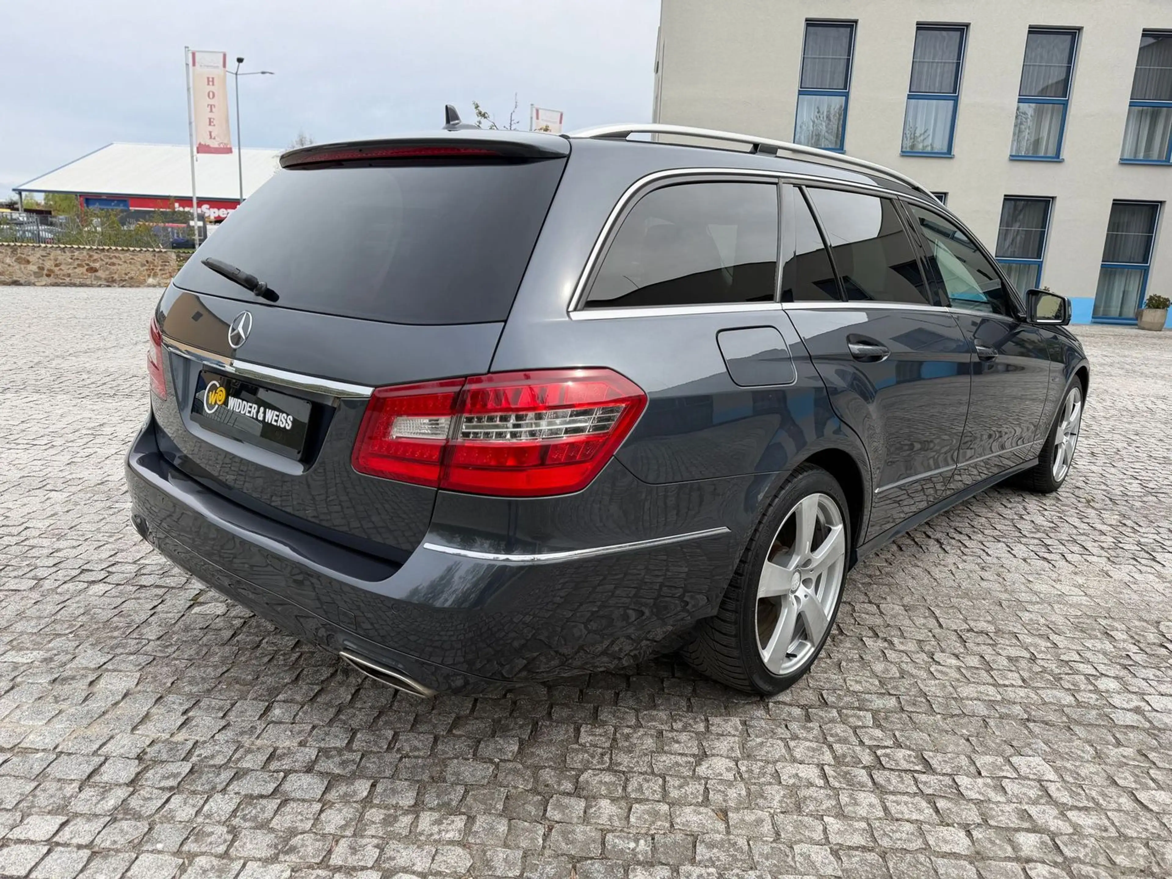 Mercedes-Benz E 250 CDI 4Matic Sport AUTOMATIK/XENON/LEDER/SITZBELÜFT — photo 3
