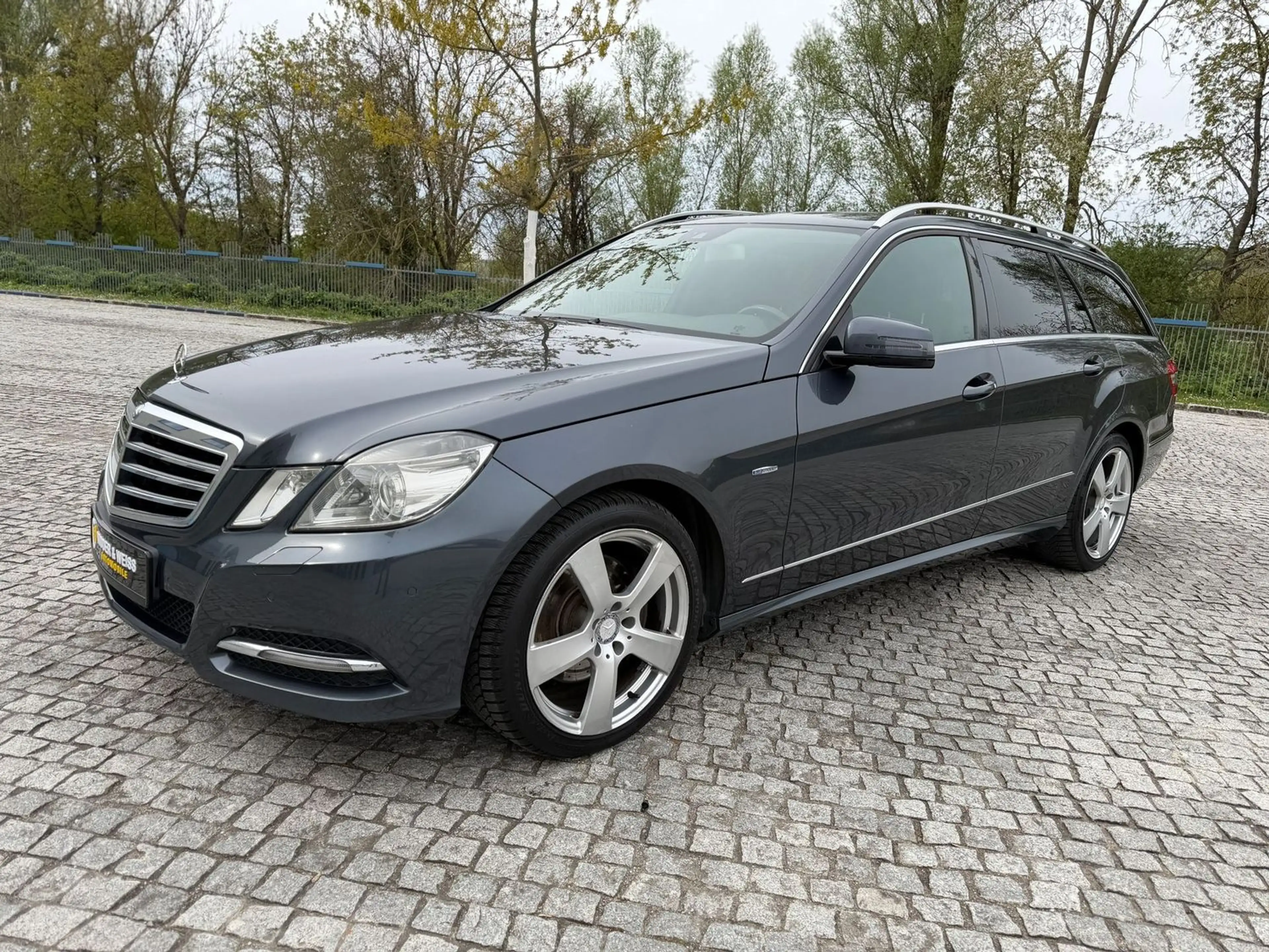 Mercedes-Benz E 250 CDI 4Matic Sport AUTOMATIK/XENON/LEDER/SITZBELÜFT