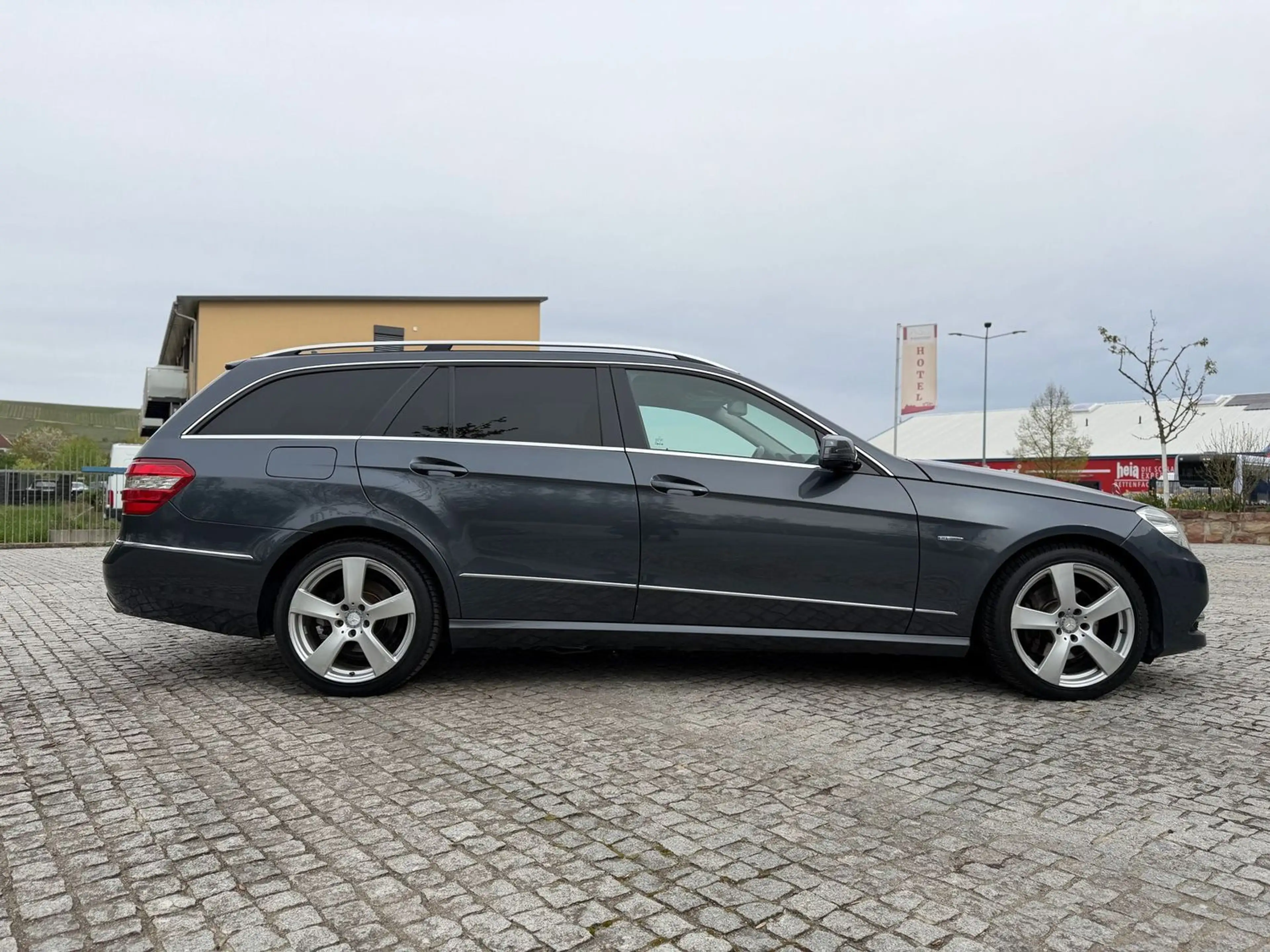 Mercedes-Benz E 250 CDI 4Matic Sport AUTOMATIK/XENON/LEDER/SITZBELÜFT — photo 6