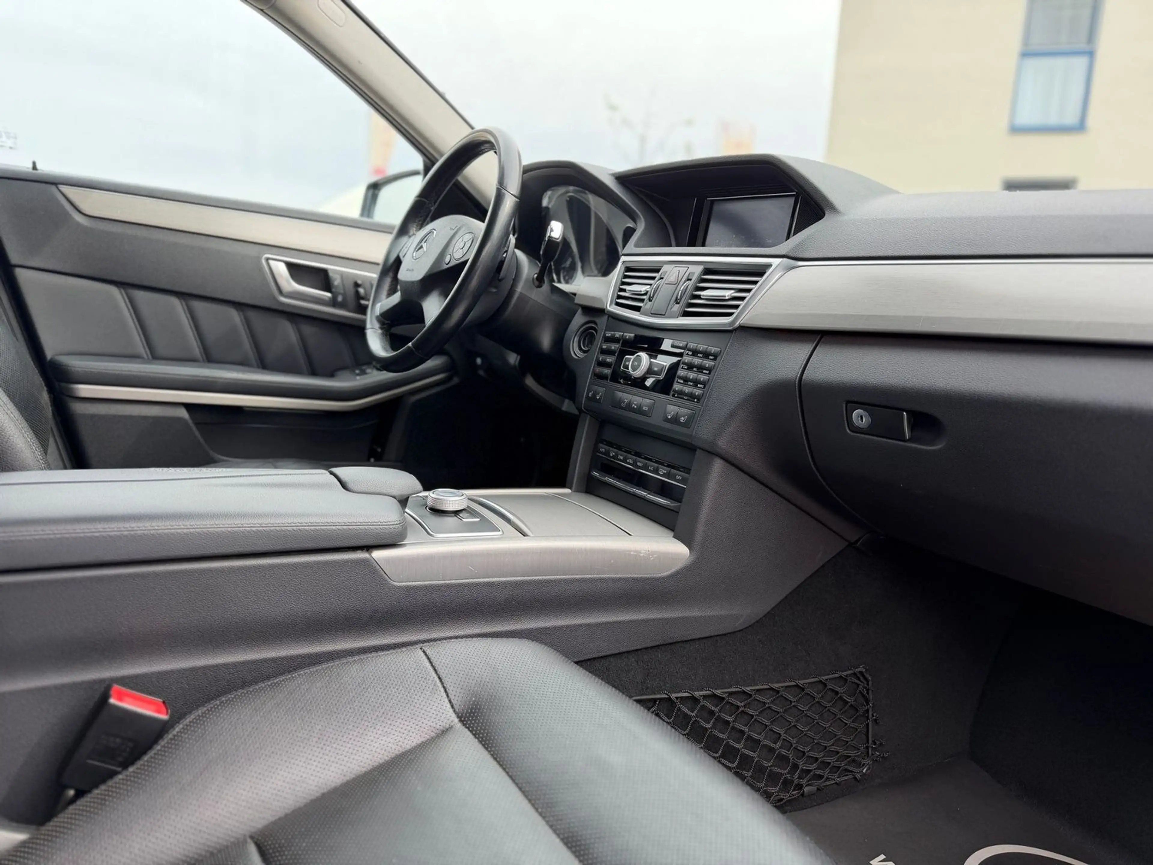 Mercedes-Benz E 250 CDI 4Matic Sport AUTOMATIK/XENON/LEDER/SITZBELÜFT — photo 11