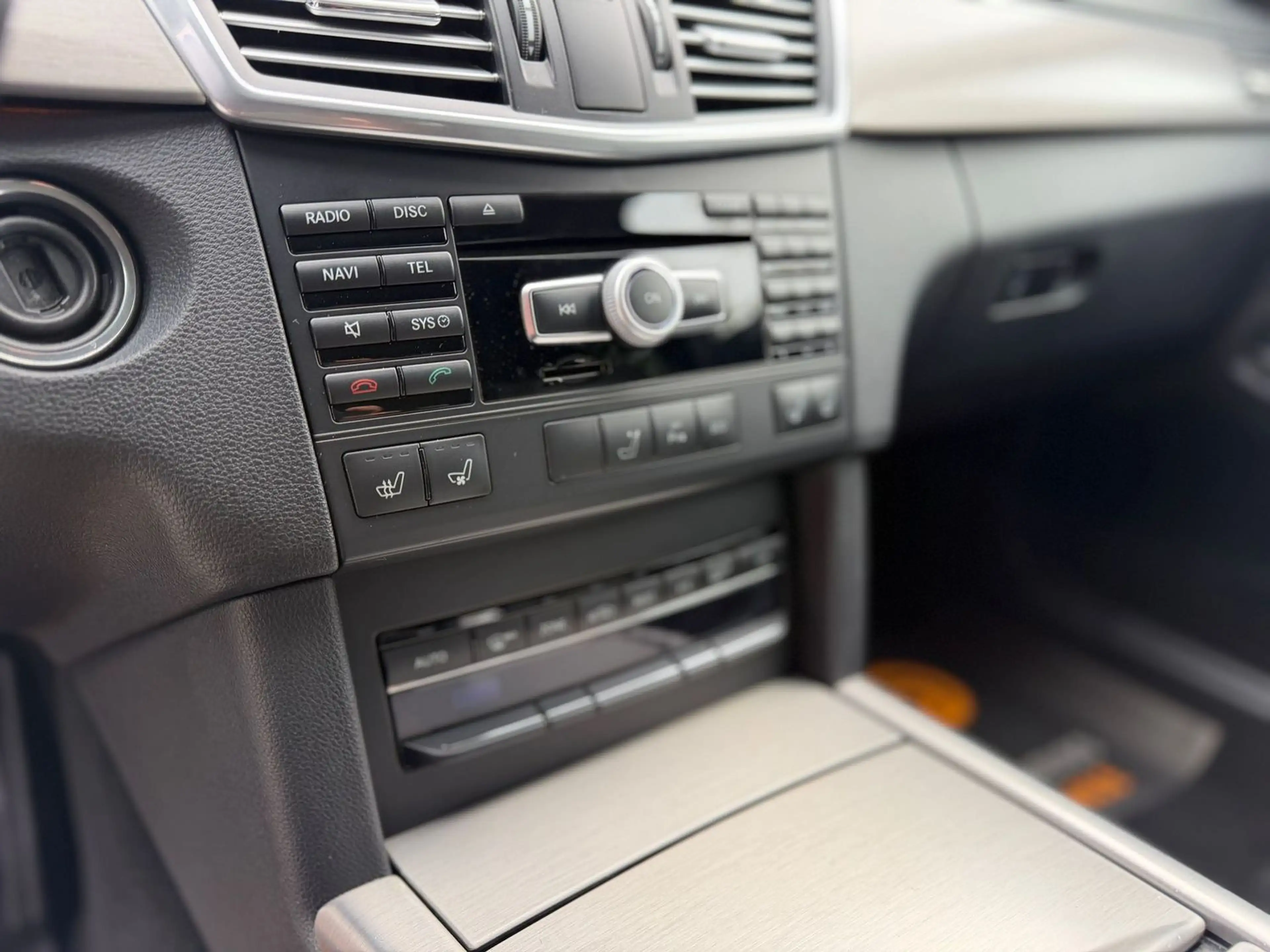 Mercedes-Benz E 250 CDI 4Matic Sport AUTOMATIK/XENON/LEDER/SITZBELÜFT — photo 15