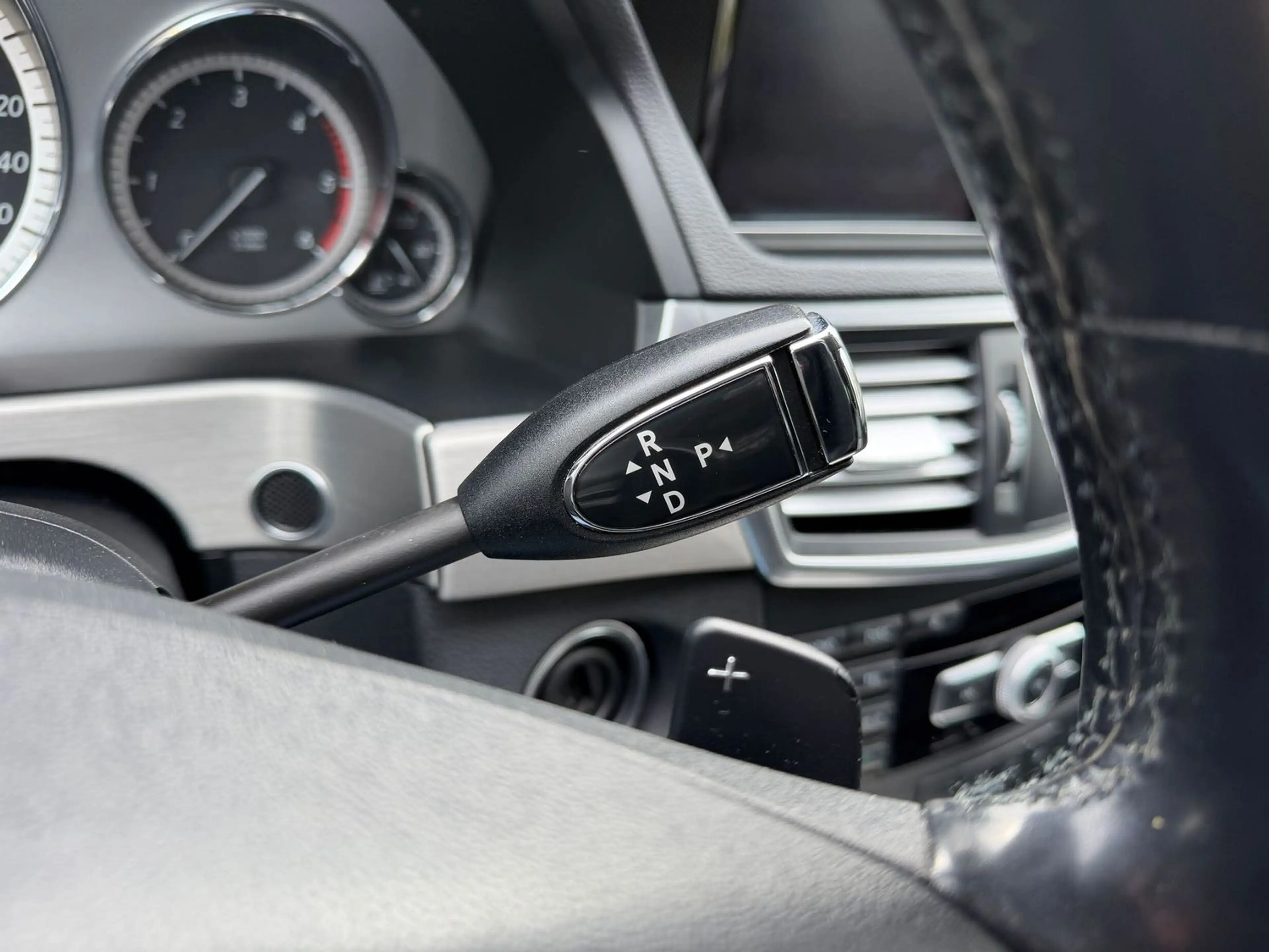 Mercedes-Benz E 250 CDI 4Matic Sport AUTOMATIK/XENON/LEDER/SITZBELÜFT — photo 13