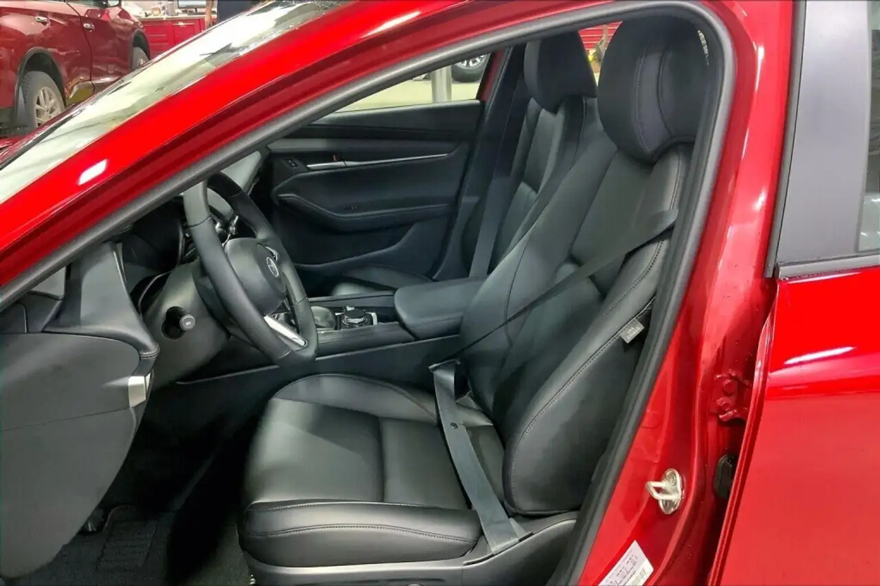 Mazda 3 снимка Mazda 3