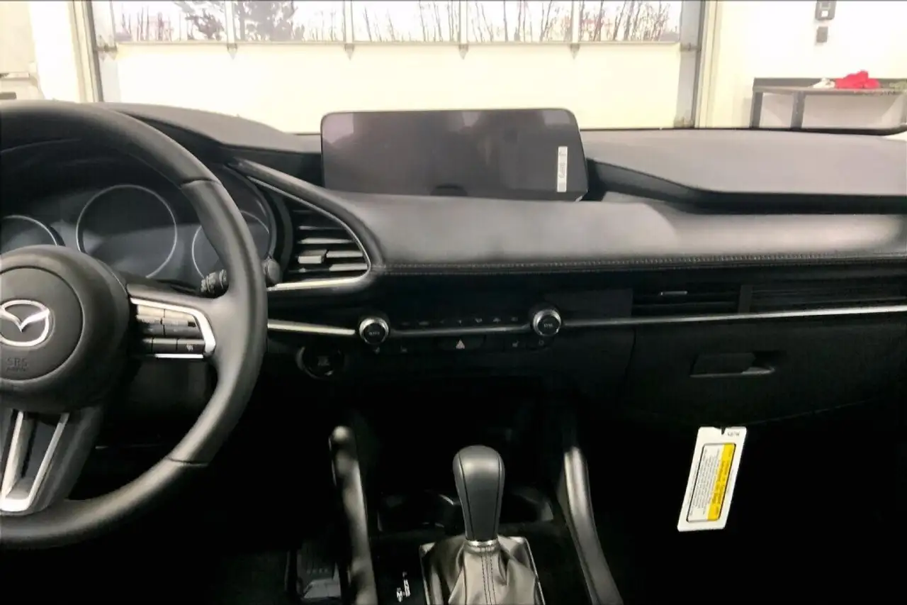 Mazda 3 снимка Mazda 3
