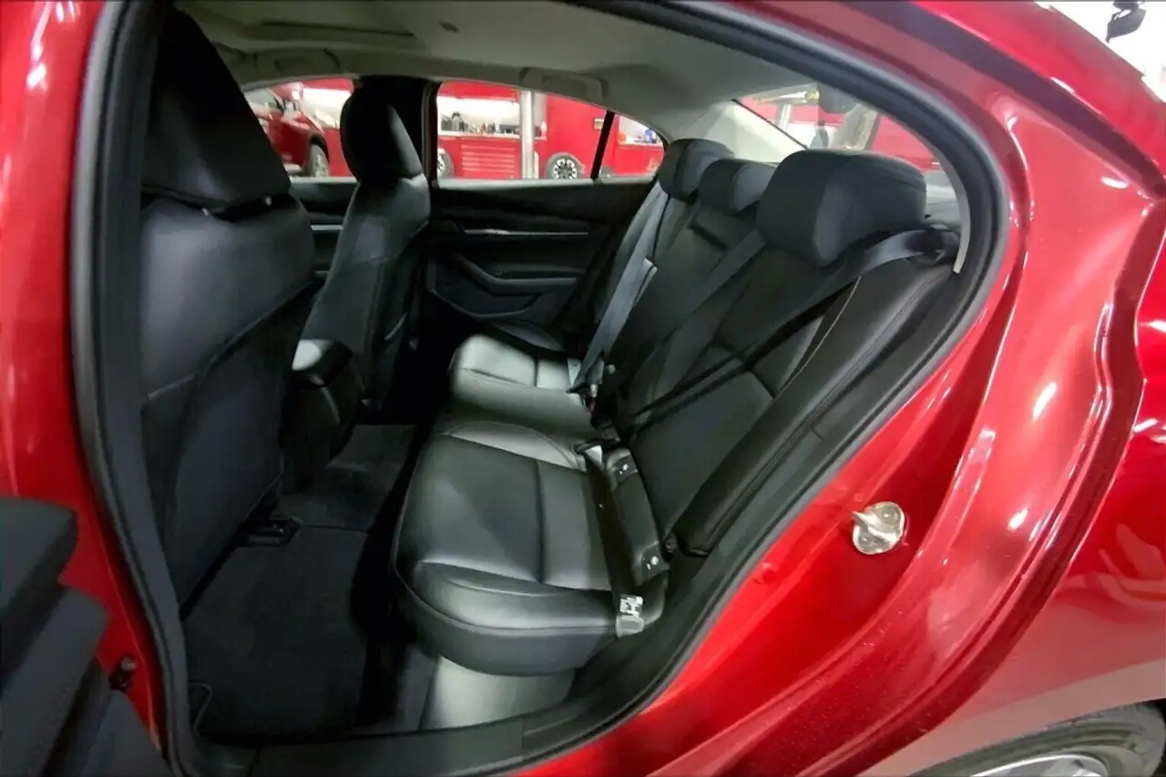 Mazda 3 снимка Mazda 3