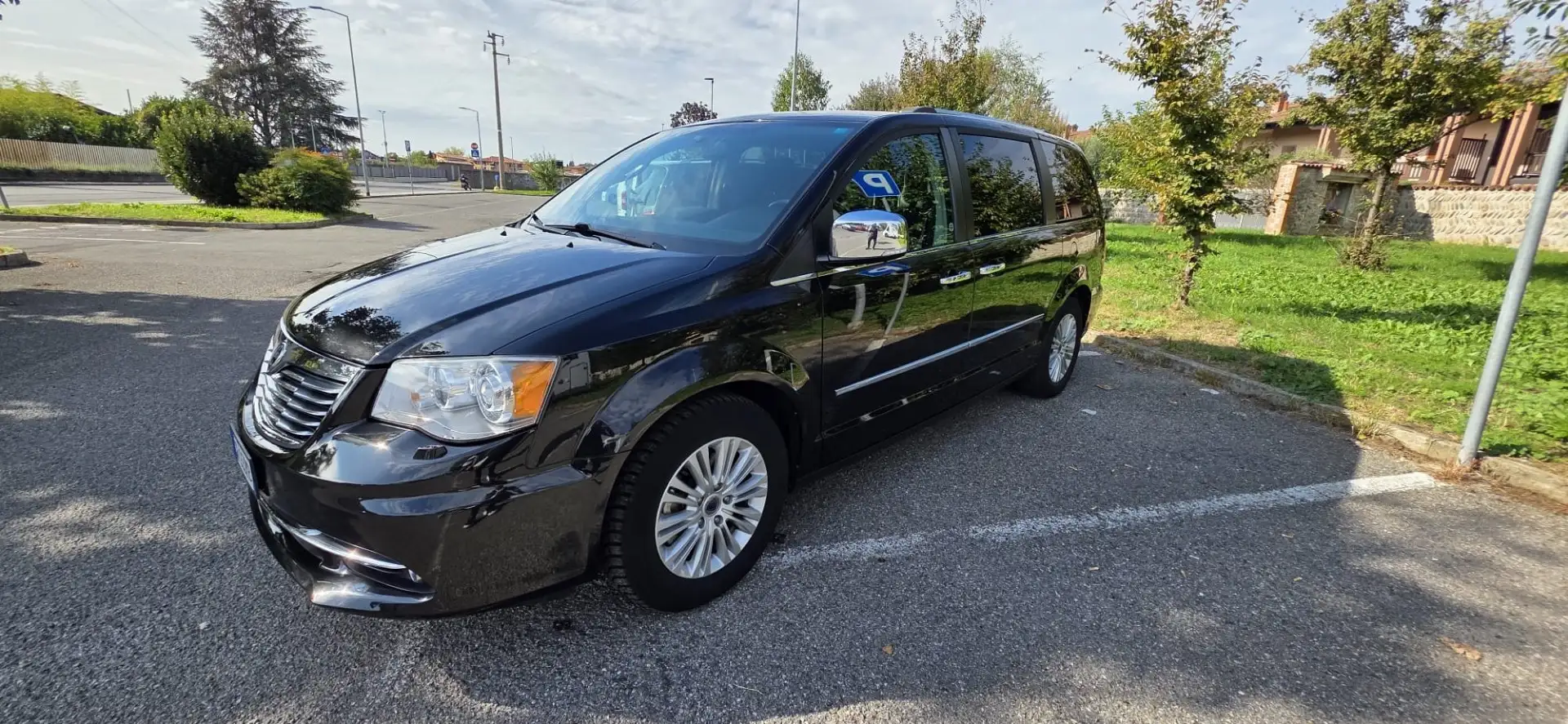 Lancia Voyager 2.8CRD Platinum 177 Aut. - 1