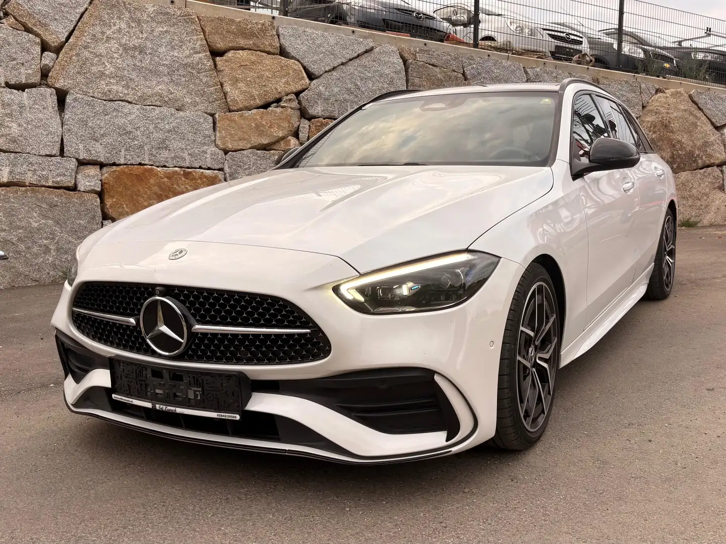 Mercedes-Benz C 220 C 220d T 4Matic AMG Paket Pano MEGAVOLL 3x 17490,- Weiß - 1