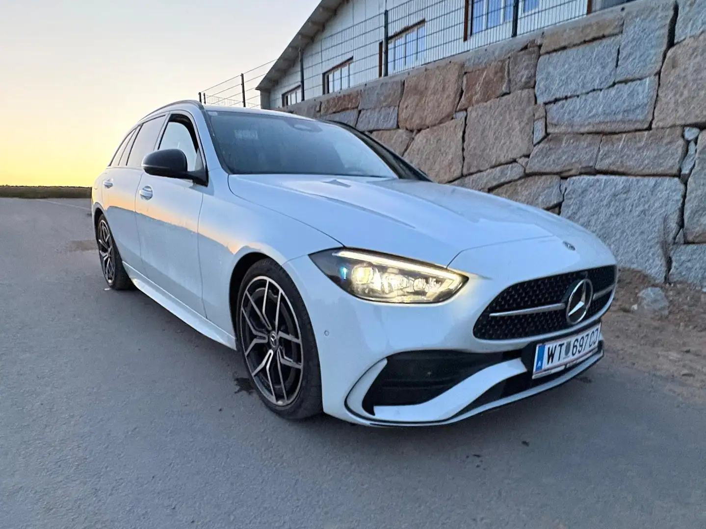 Mercedes-Benz C 220 C 220d T 4Matic AMG Paket Pano MEGAVOLL 3x 17490,- Weiß - 1