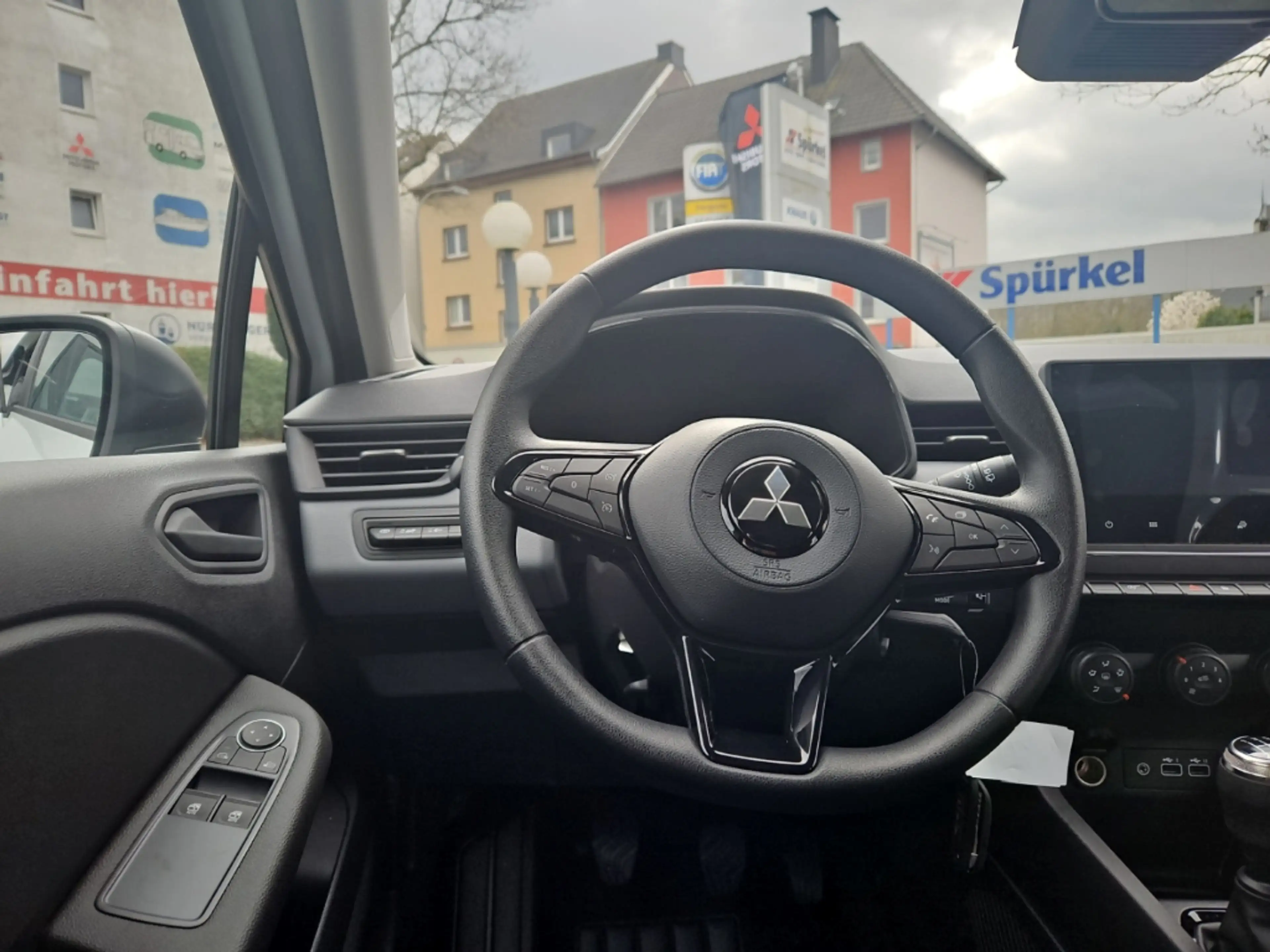 Mitsubishi Colt Basis 1.0, Android, Bluetooth — photo 12