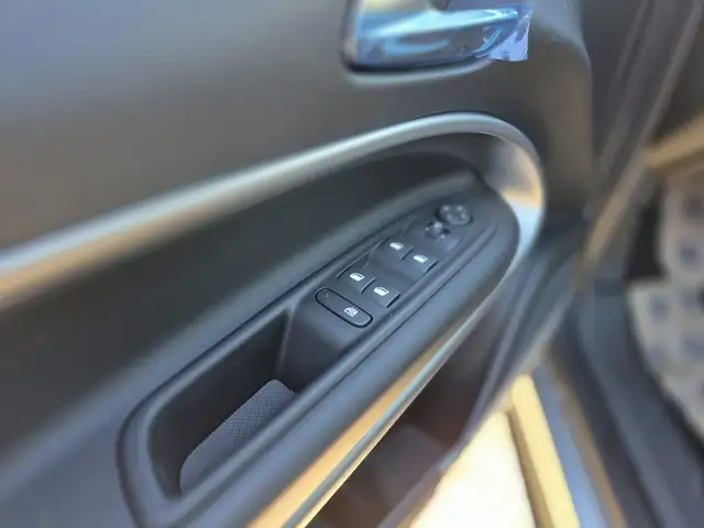 Jeep Avenger view 6