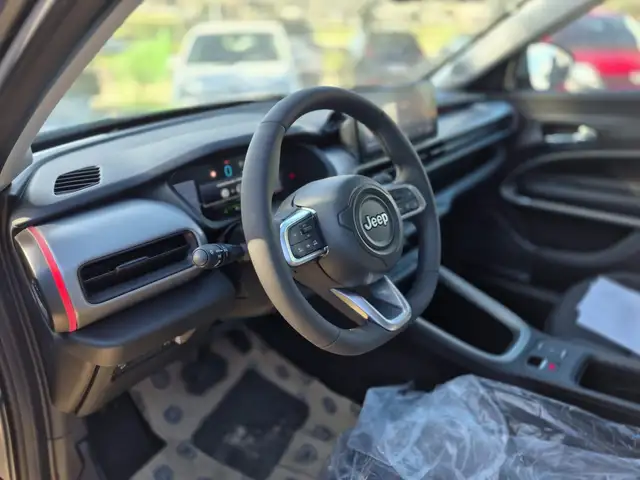 Jeep Avenger view 9