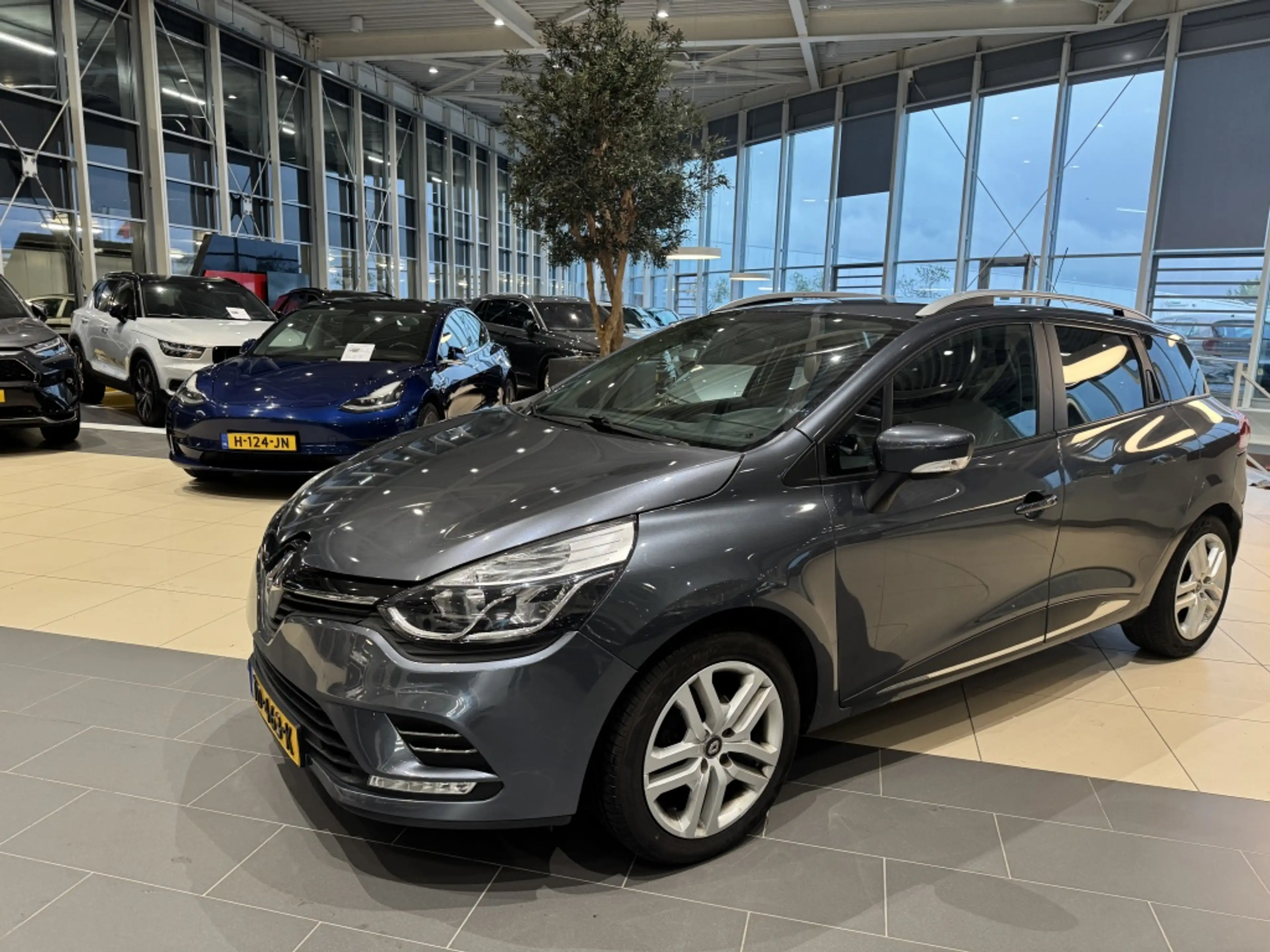 Renault Clio Estate 0.9 TCe Zen — photo 3