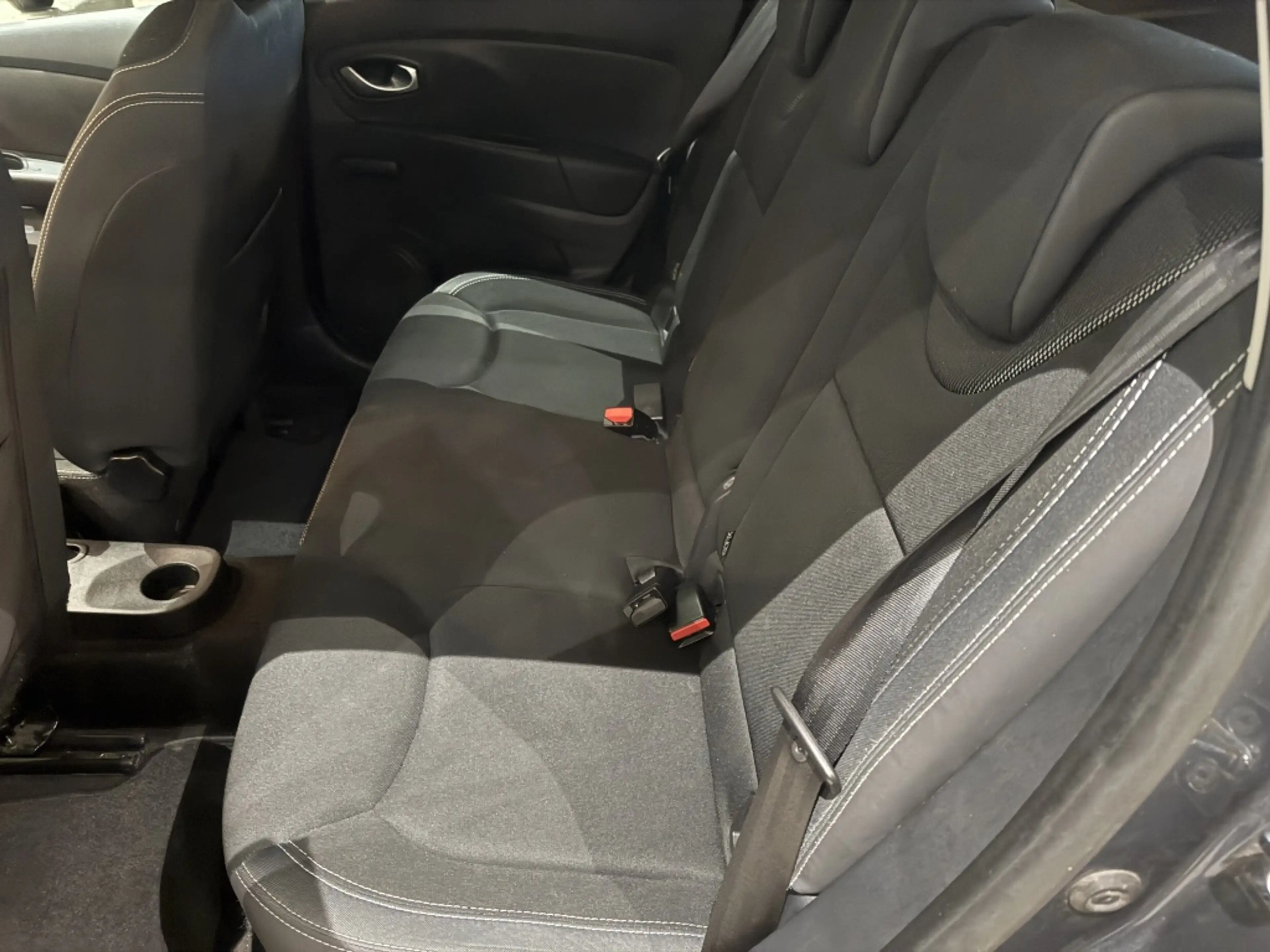 Renault Clio Estate 0.9 TCe Zen — photo 6