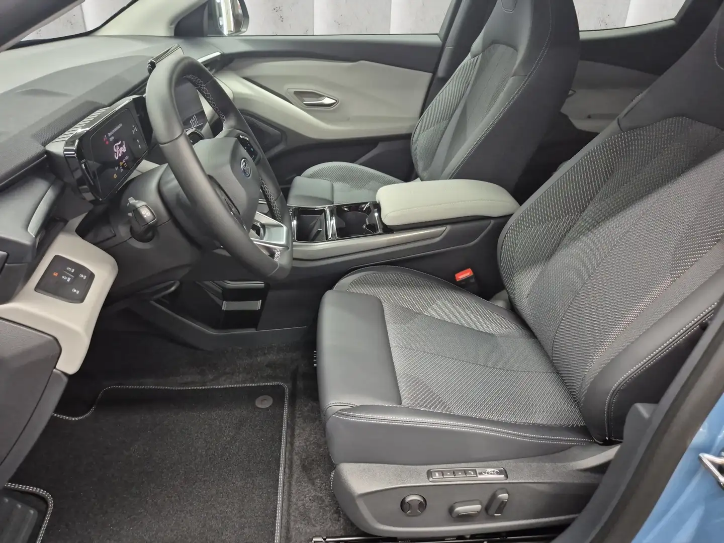 Ford Explorer BEV SUV 77 kWh Elektromotor 210 kW . 1-Gang-Autom Blauw - 2