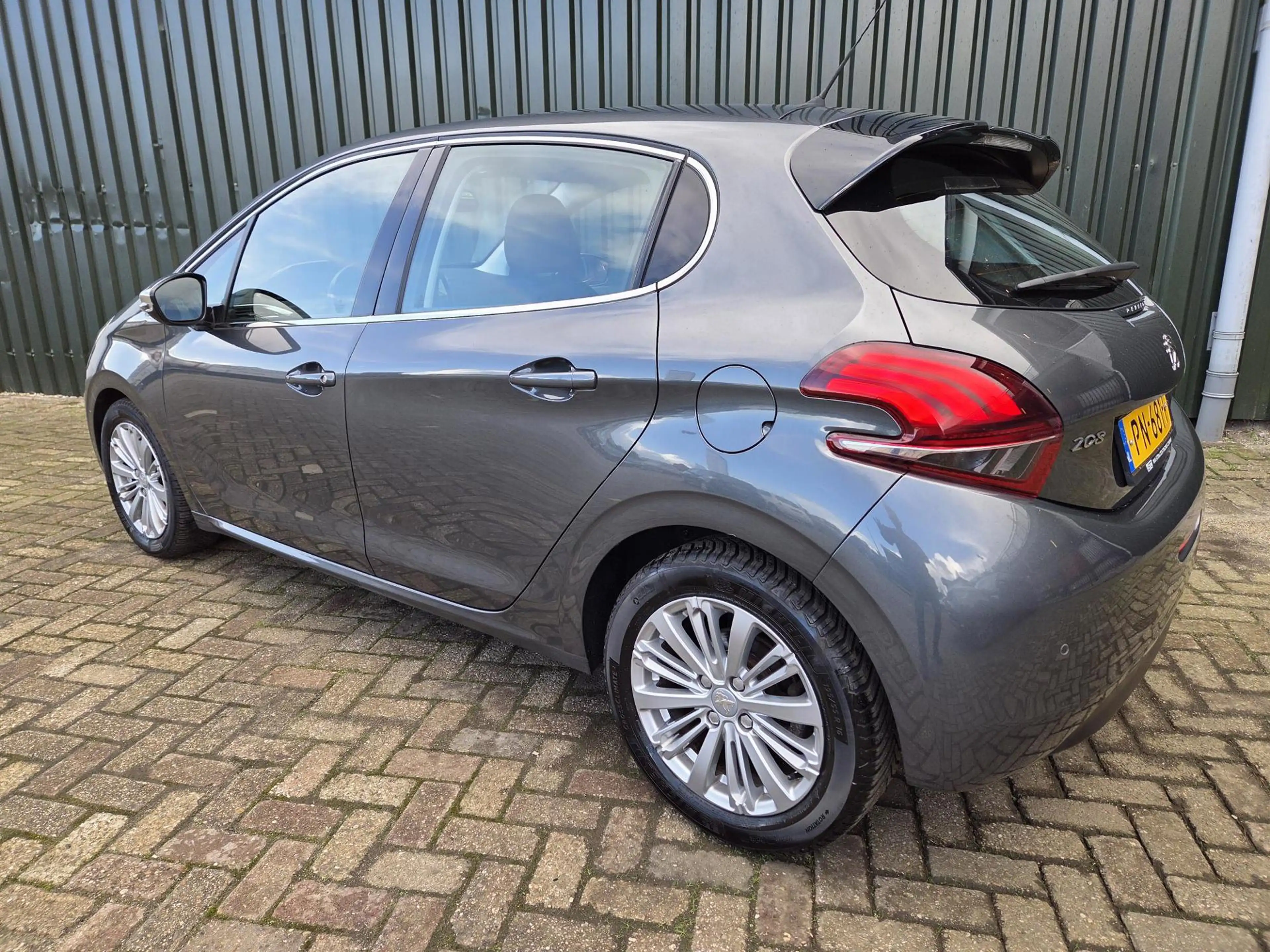Peugeot 208 1.6 BlueHDi Allure dealer onderhoud — photo 3