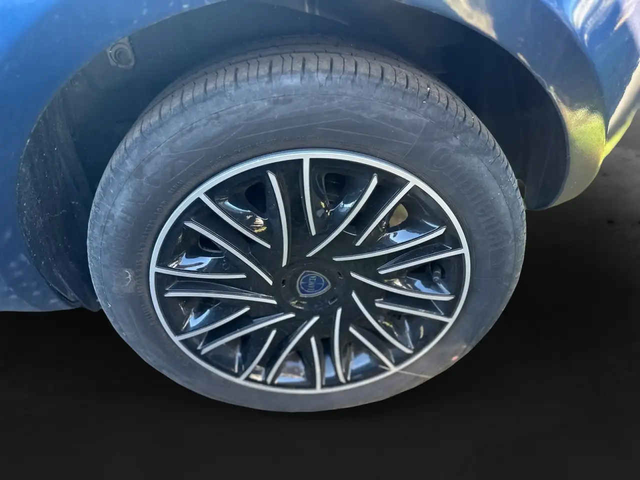 Lancia Ypsilon 2023 — фото 6