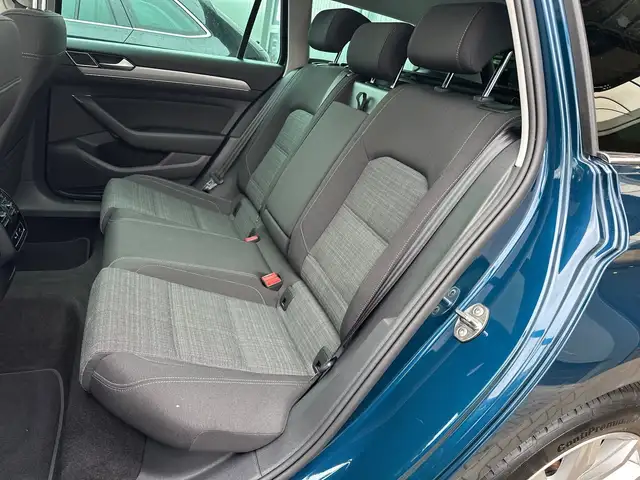 Volkswagen Passat view 12