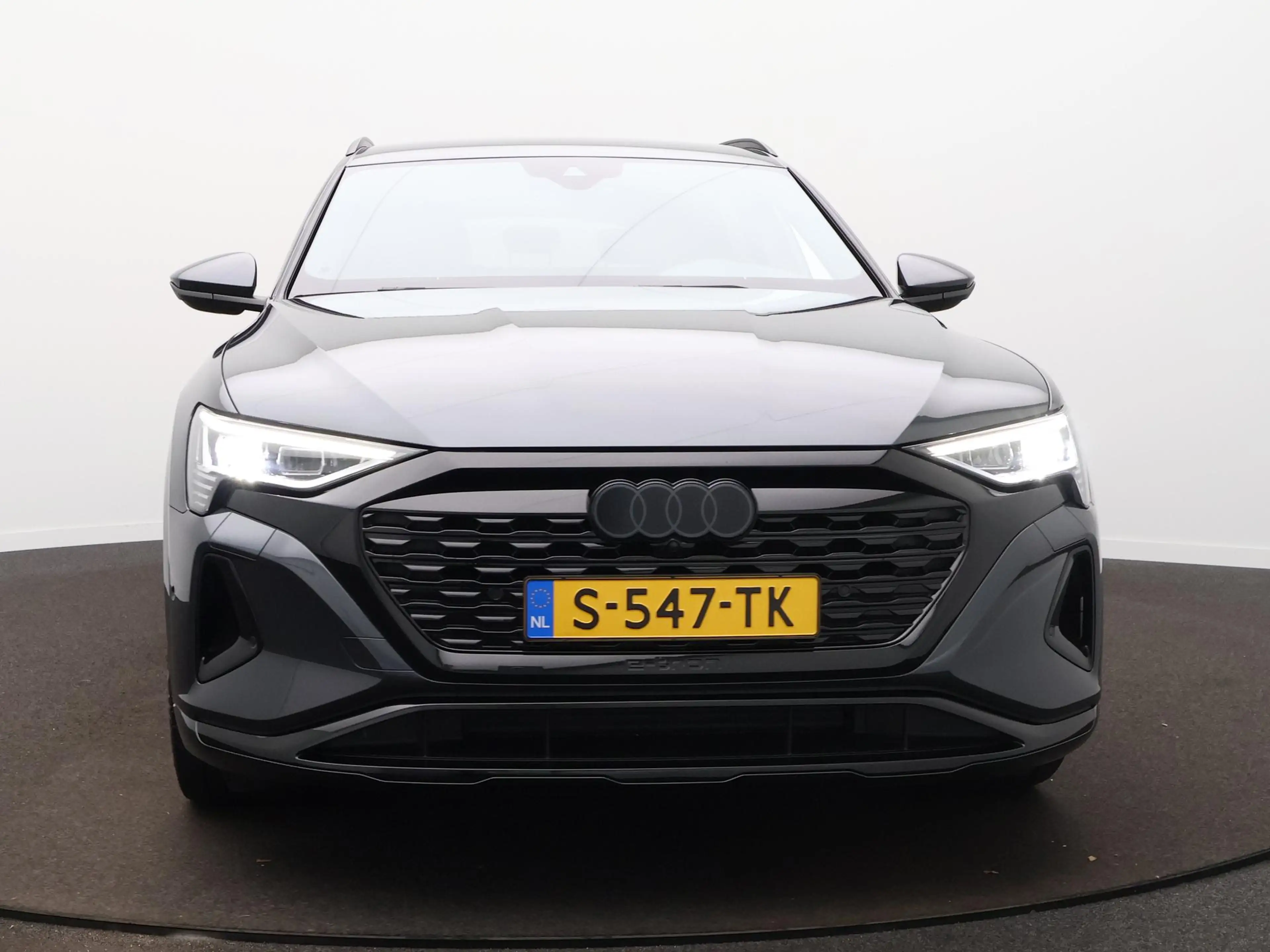Audi Q8 e-tron 50 Quattro Advanced Edition 95 kWh | trekhaak | 21 — photo 2
