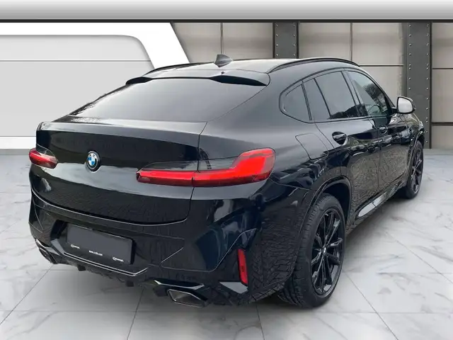 BMW X4 view 4