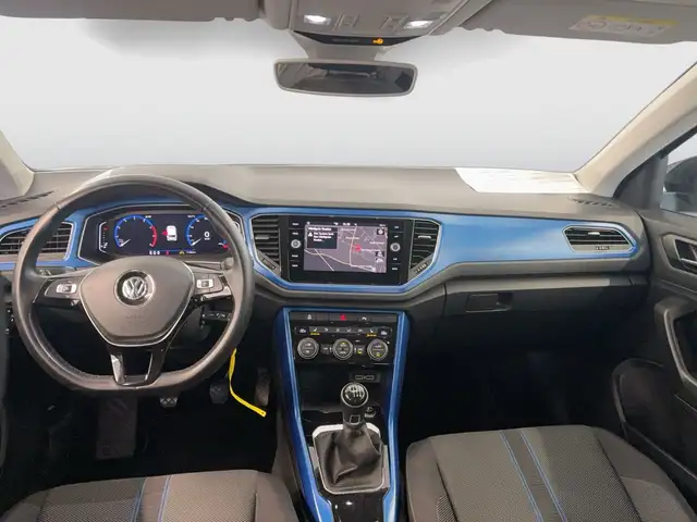 Volkswagen T-Roc view 7