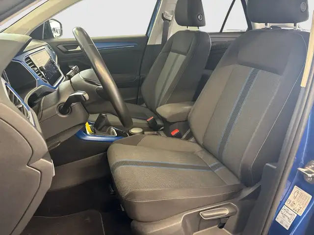 Volkswagen T-Roc view 12