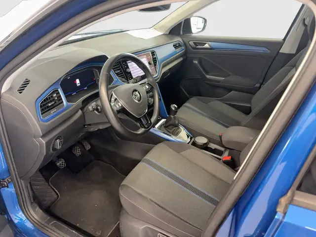 Volkswagen T-Roc view 8