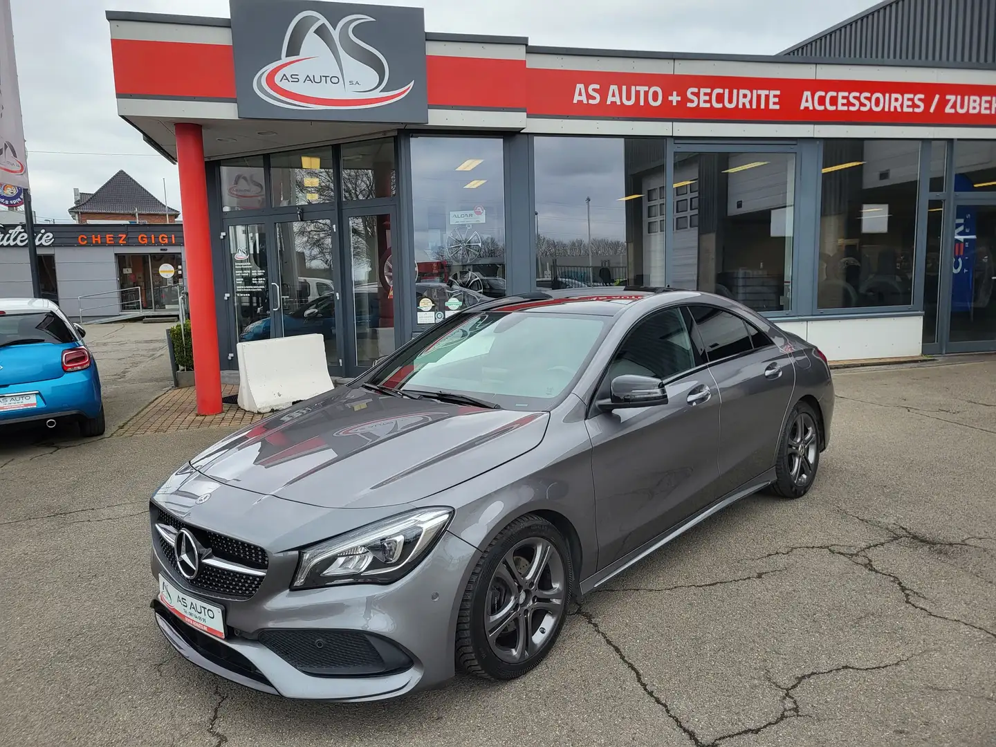 Mercedes-Benz CLA 200 D 136cv Automatic Business Solution AMG + options Grau - 1