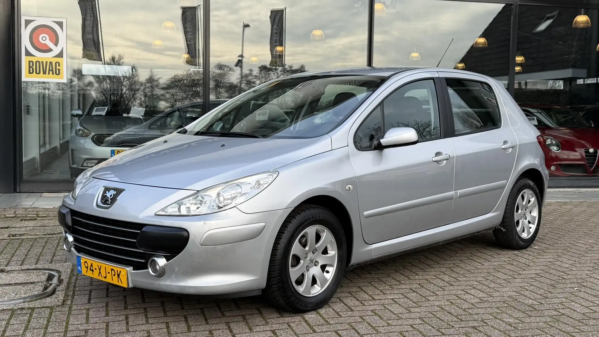 Peugeot 307 1.6-16V Premium 5Drs Clima Cruise Trekhaak NAP NL- Grau - 1