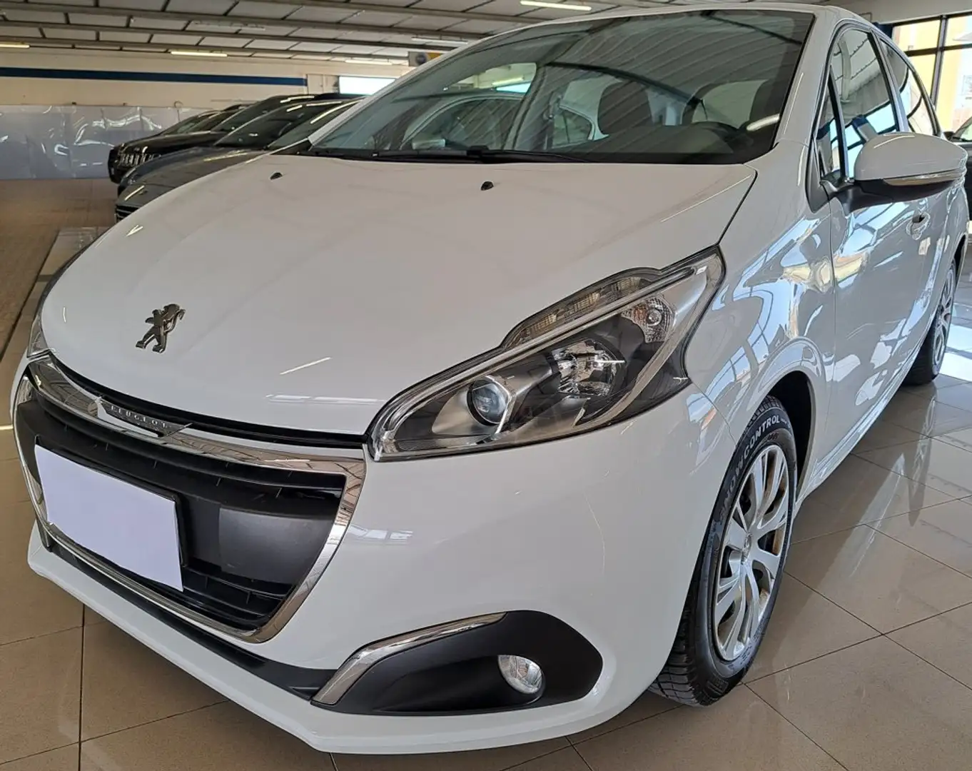 Peugeot 208 208 5p 1.6 bluehdi Active 75cv Bílá - 1