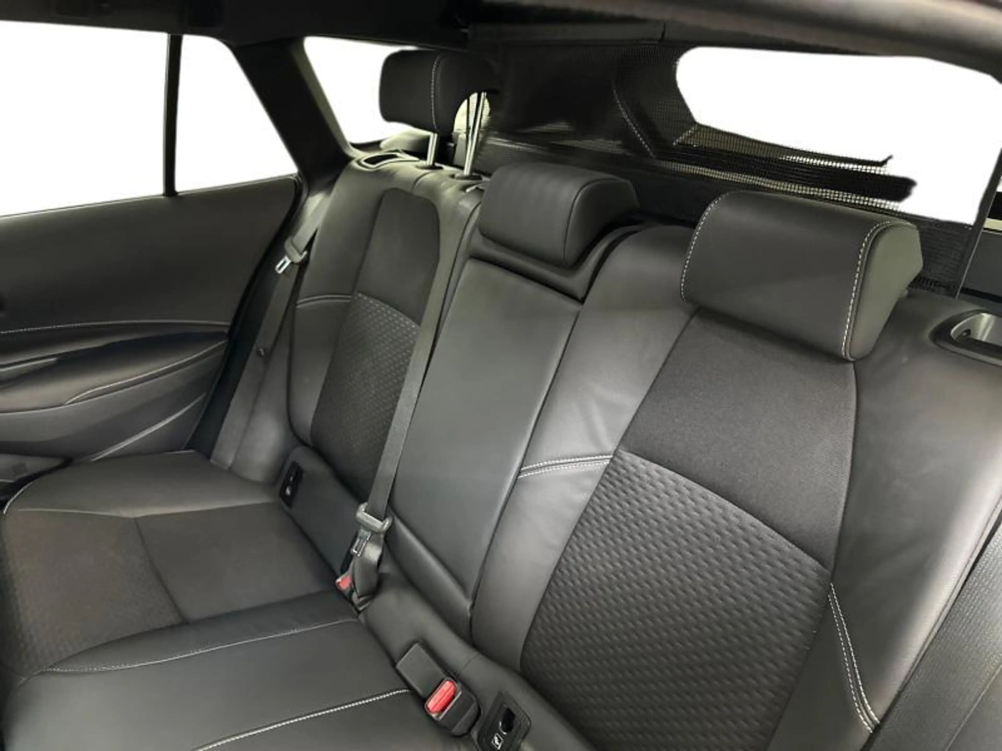 Toyota Corolla TS 140hp HEV Premium | head up — photo 12
