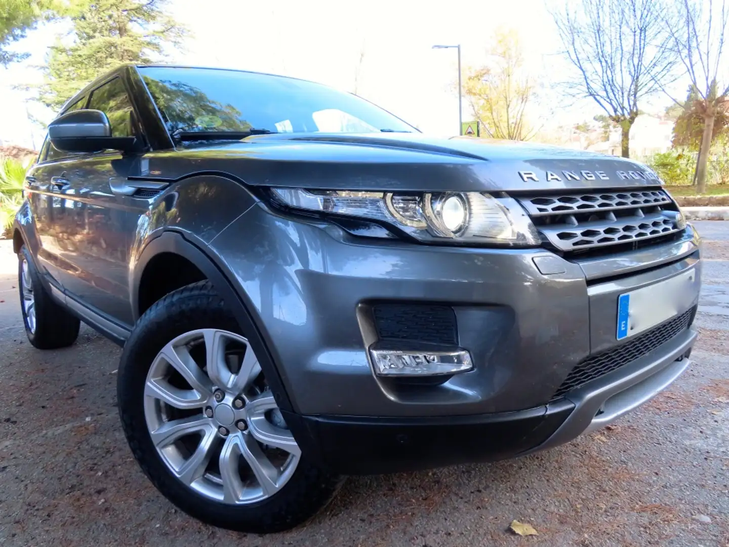 Land Rover Range Rover Evoque 2.2L TD4 Prestige 4x4 Aut. Gris - 1