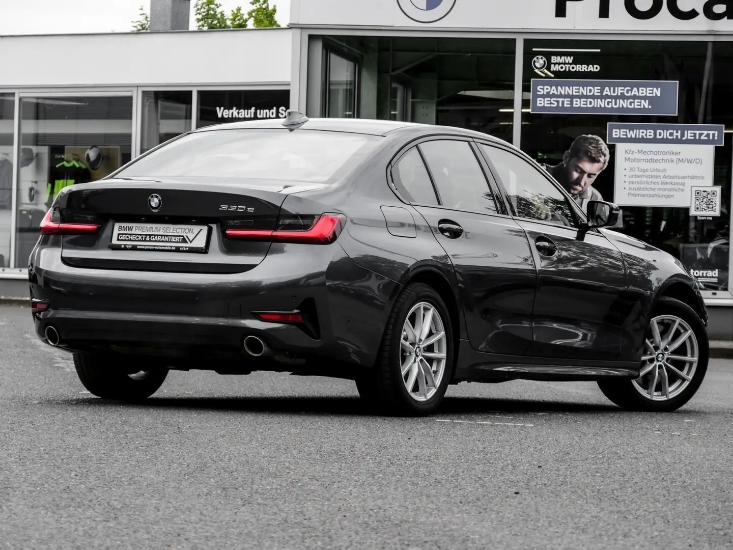 BMW 330 e ADVANTAGE+H/K+HuD+DA+LASER Grijs - 2