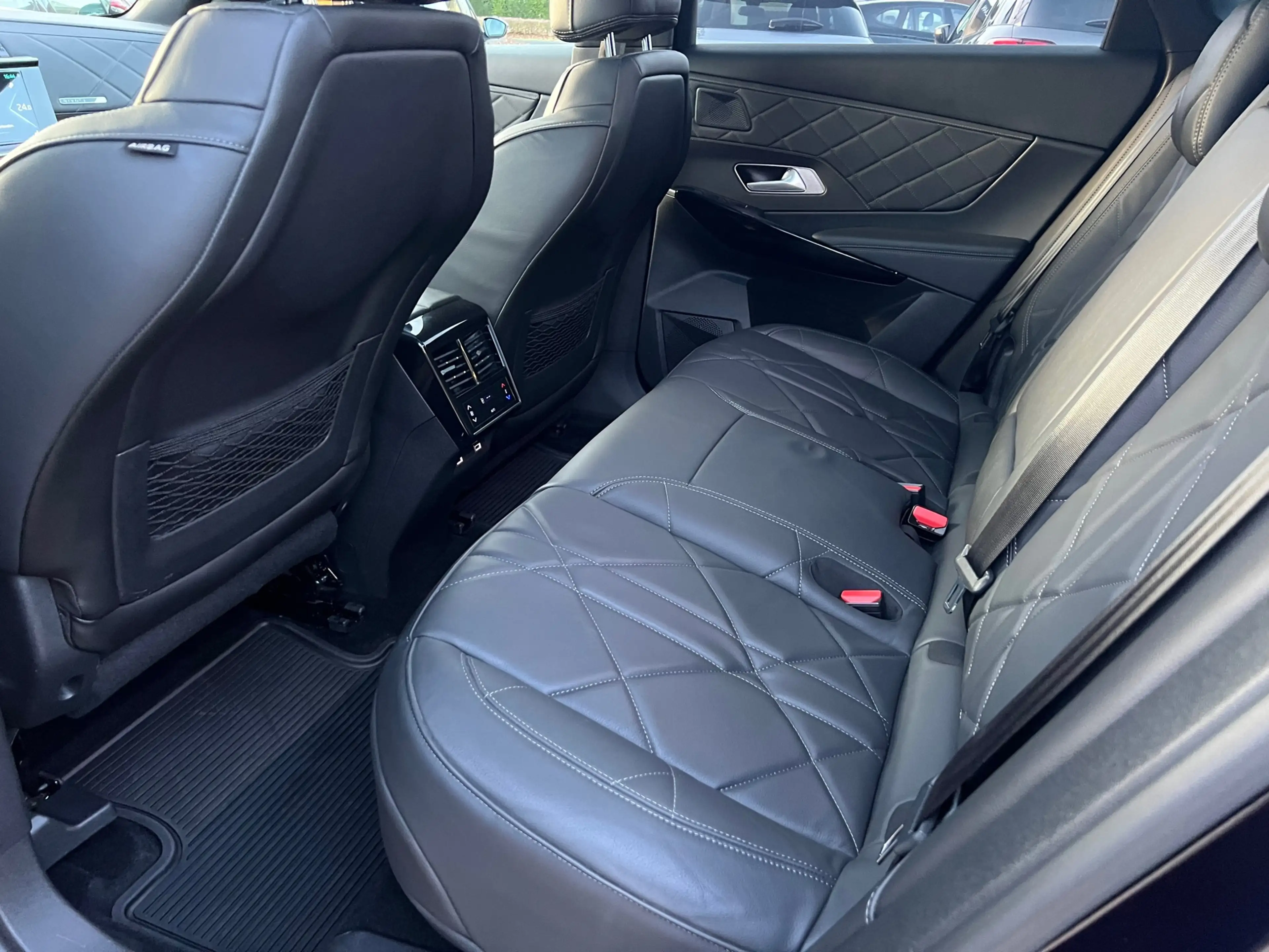 DS Automobiles DS 7 Crossback E-Tense 4x4 So Chic Leder-Stoelventilatie-Navi-Cam — photo 12