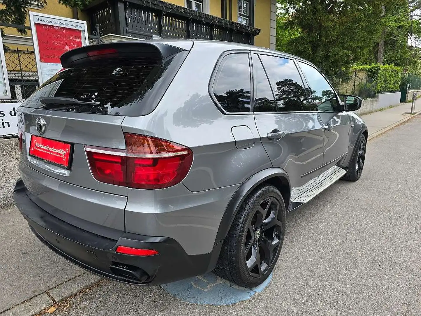 BMW X5 3,0sd Aut. Grau - 2