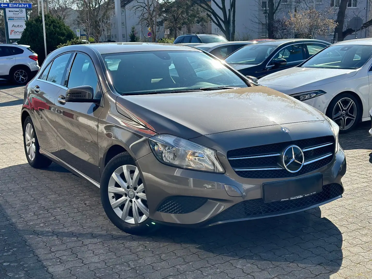 Mercedes-Benz A 180 BlueEFF. Sytle * Teil-Leder / Navi / PDC * Grijs - 1