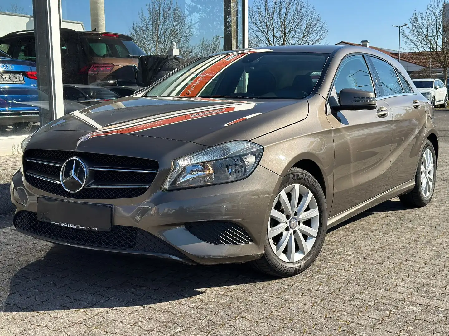Mercedes-Benz A 180 BlueEFF. Sytle * Teil-Leder / Navi / PDC * Grijs - 2