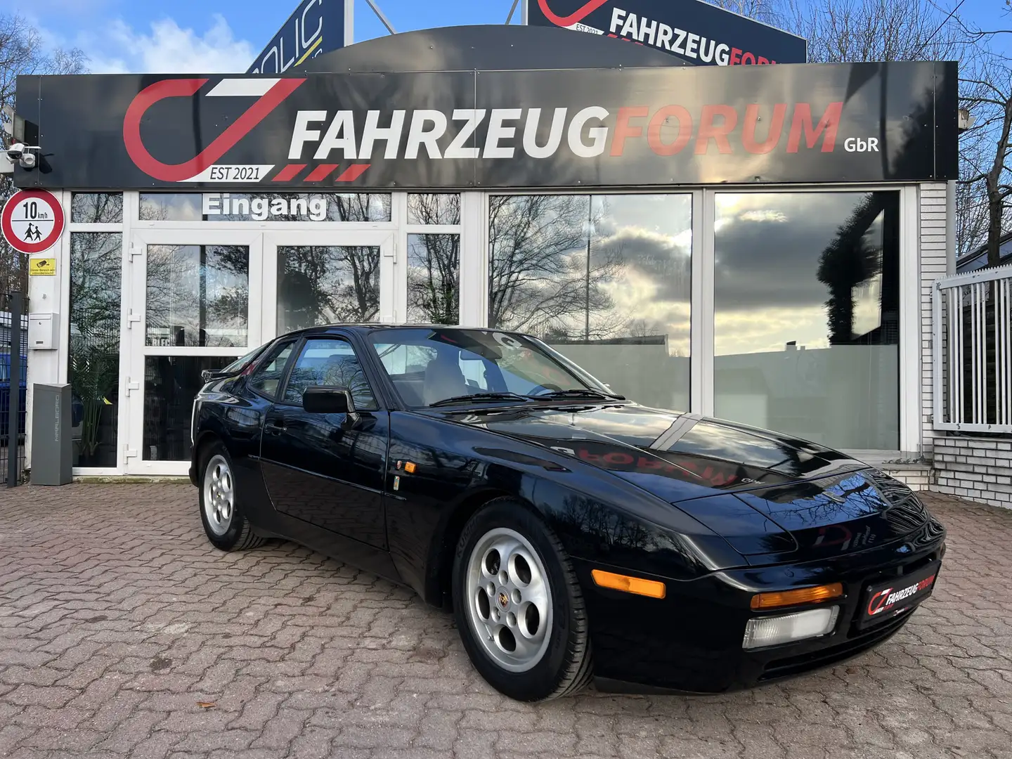 Porsche 944 Turbo Targa Schwarz - 2