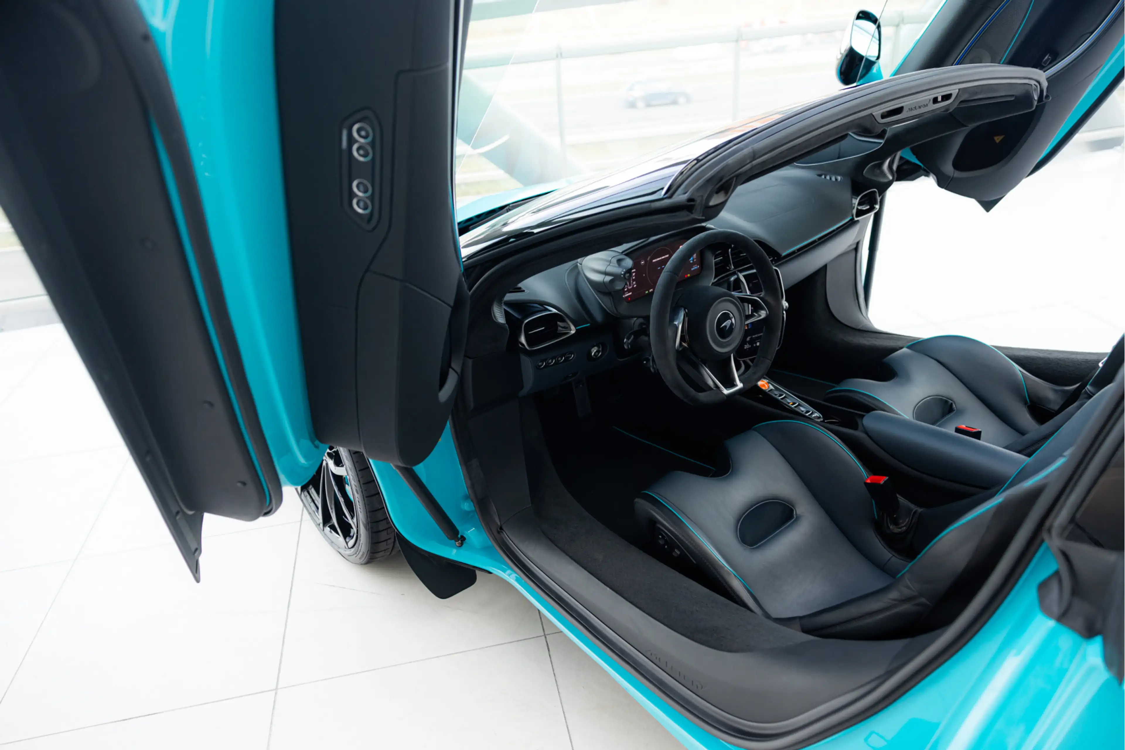 McLaren Artura Spider 3.0 V6 Plug-in | MSO | Black Pack | — photo 3