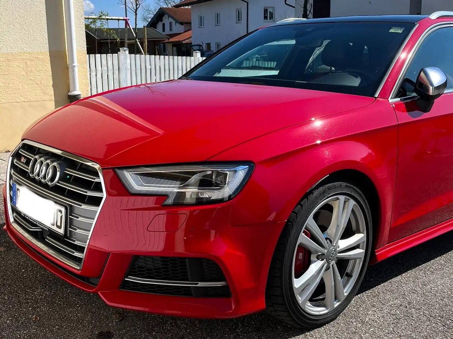 Audi S3 S3 Sportback S tronic Rot - 1