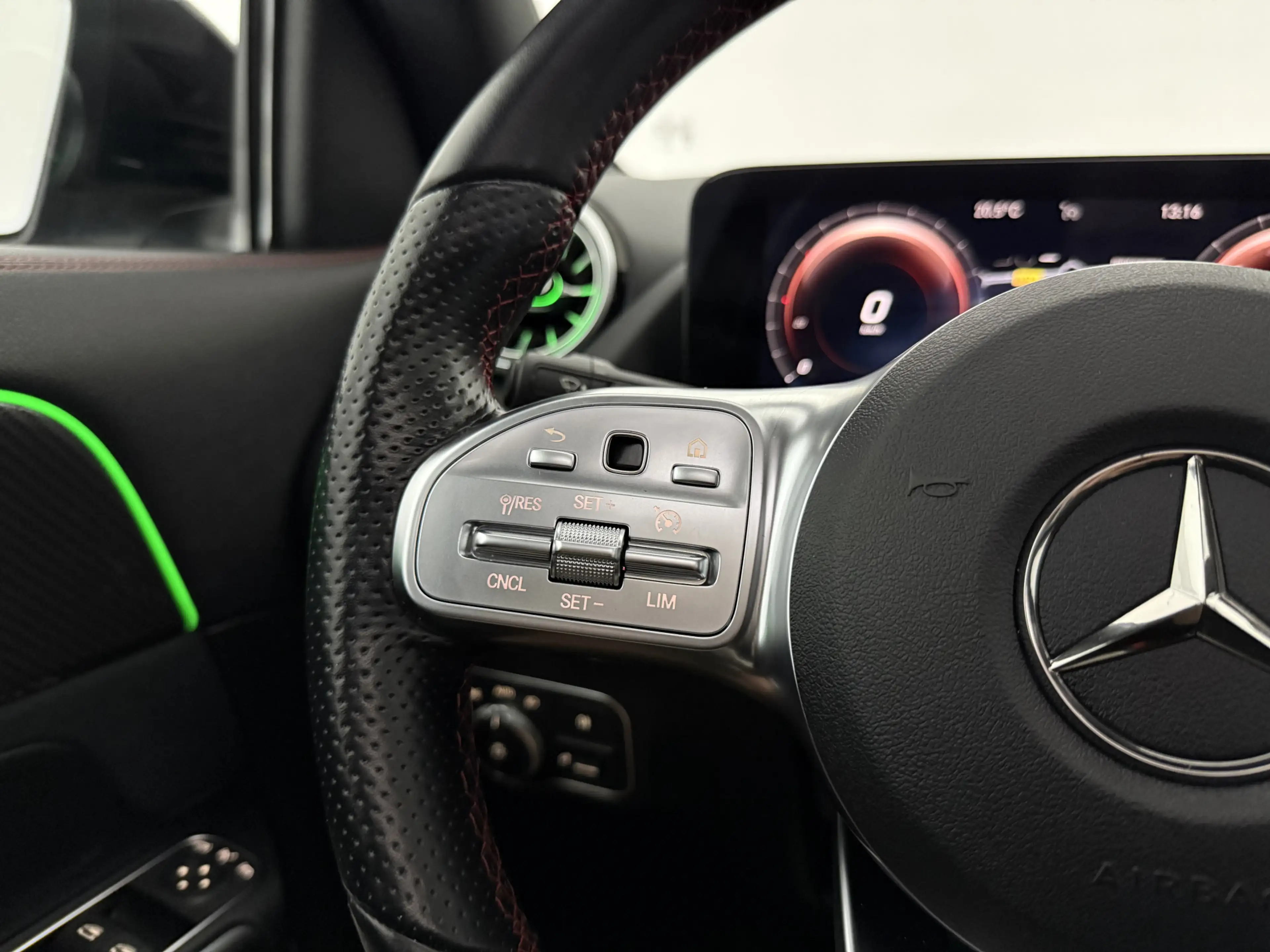 Mercedes-Benz GLA 250 e AMG Limited | Pano | Sfeer | Virtual | Camera | — photo 28