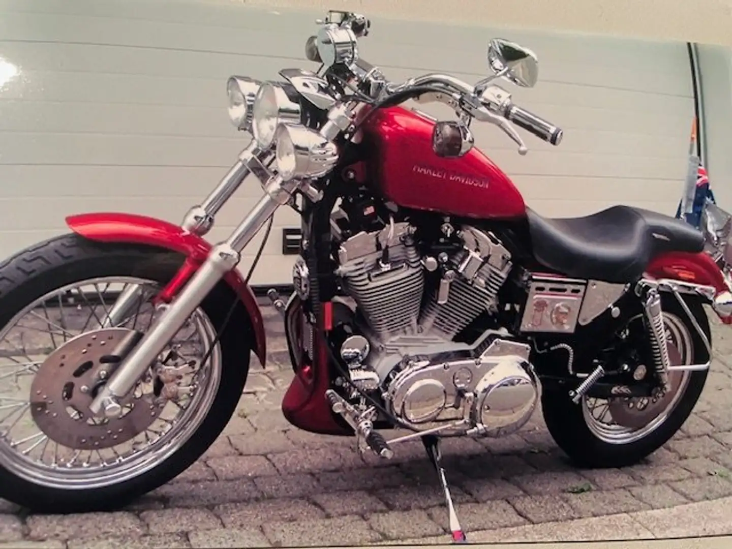 Harley-Davidson Sportster Hugger-  vielseitige Umbauten Red - 1